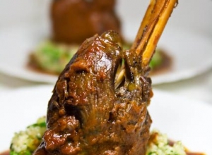 Баранья голень с соусом Демиглас