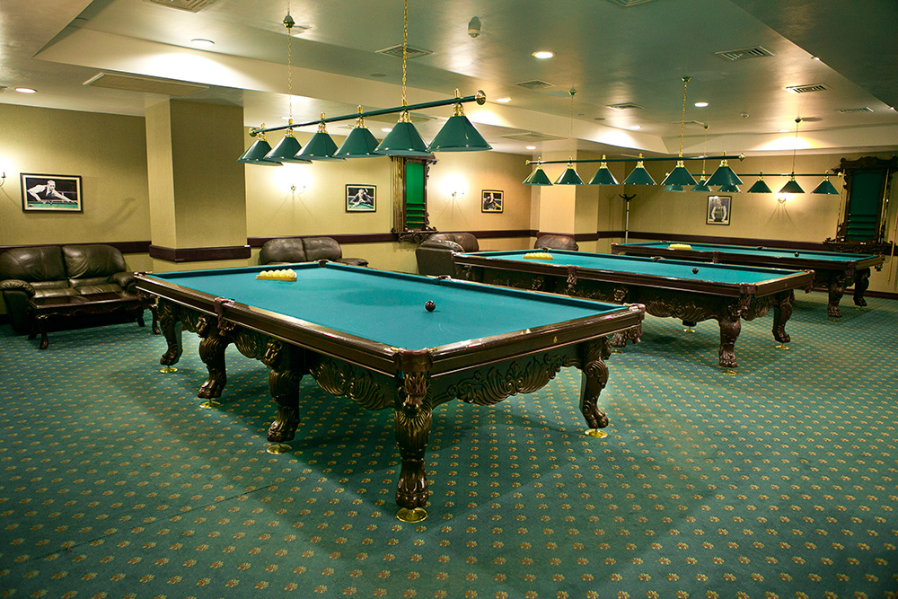 pool billiards bar